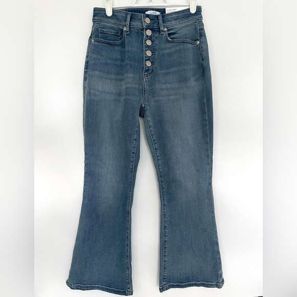 LOFT OUTLET Petite Flare Crop Jeans-Curvy Fit - Picture 1 of 8